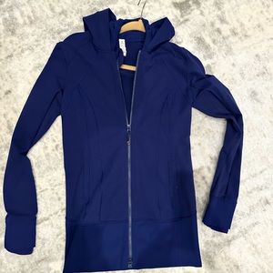 Lululemon Blue Zip up size 6